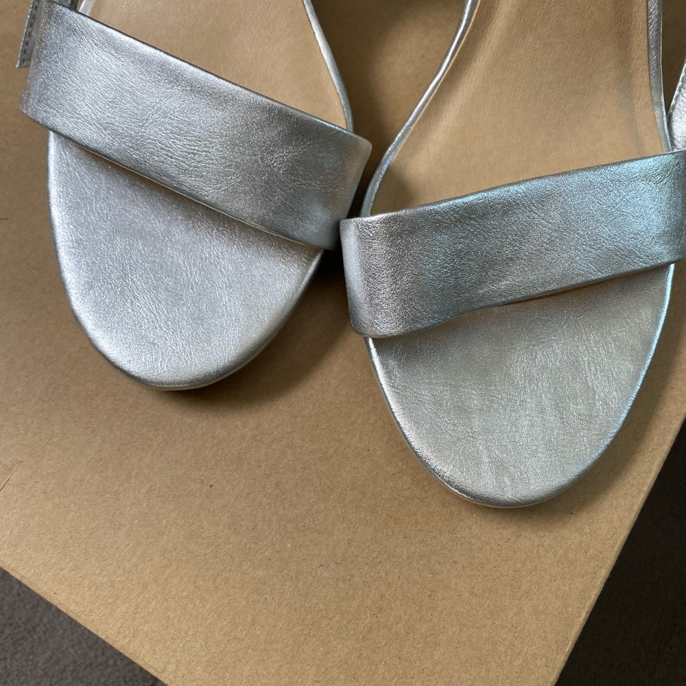 CL by Chinese Laundry Silver 9.5 M - Picture 4 of 6